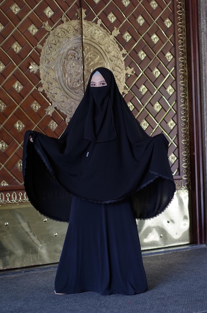 Foto ragazza con il niqab