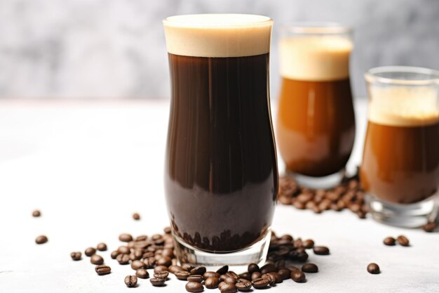 Foto nitro cold brew koffie in een bierglas