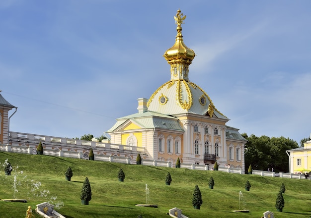 Нижний парк Особый павильон Большого дворца в стиле русского барокко XVIII века.