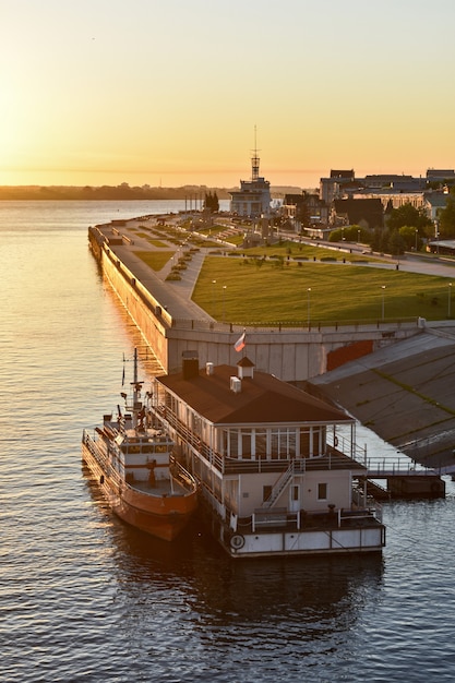 Nizjni Novgorod. promenade bij zonsopgang