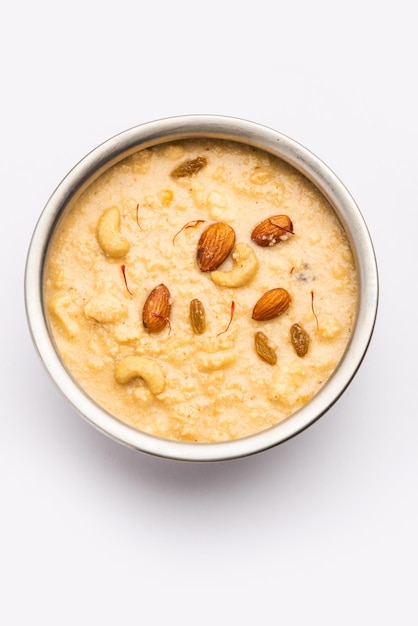 Nolen Gurer Chanar Payesh of Milk pudding van cottage cheese rijst en jaggery Bengali zoet recept