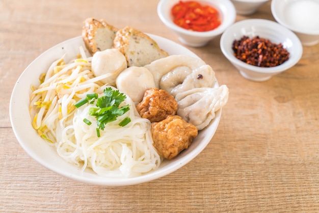 noodles bowl with fish ball