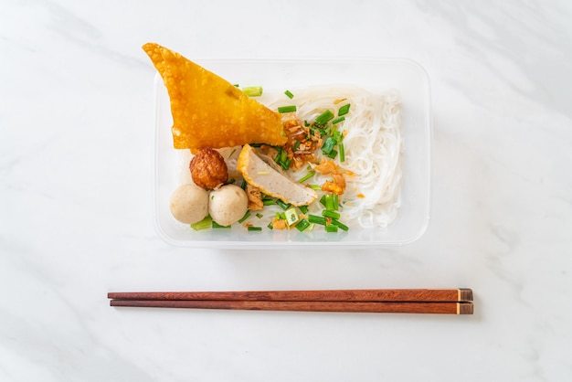 noodles with fish ball and minced pork