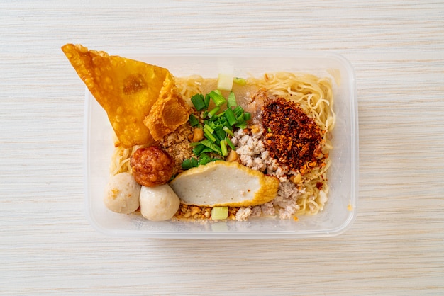 noodles with fish ball and minced pork