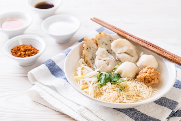 noodles with fish ball in soup