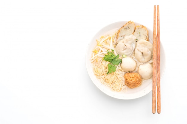 noodles with fish ball in soup