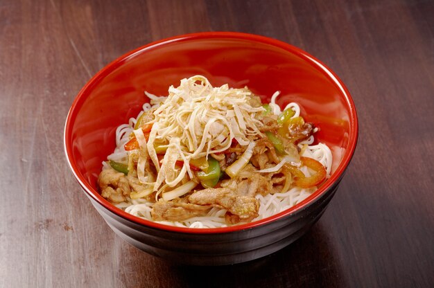 Noodles with pork and vegetable