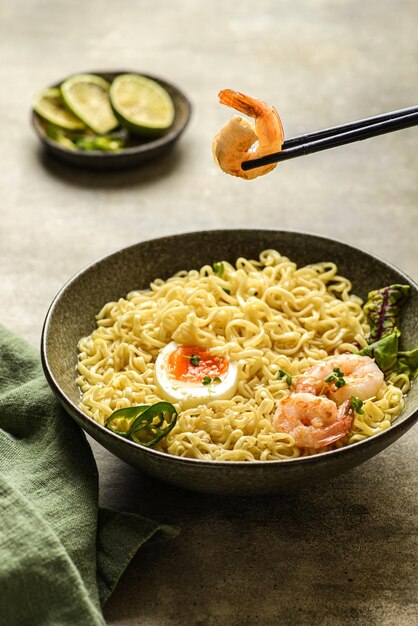 noodles with shrimp and egg