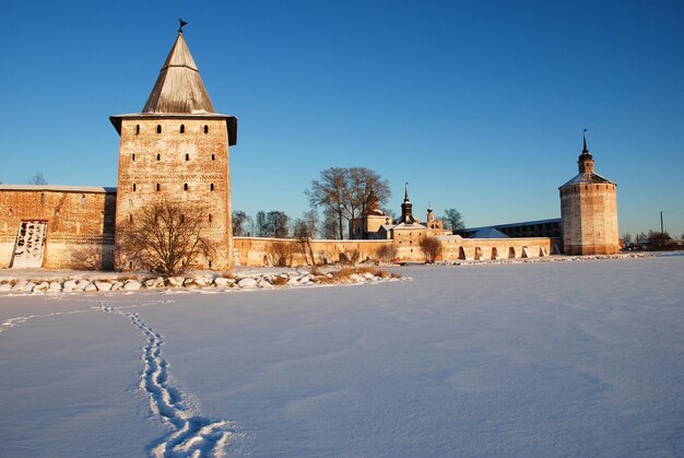 Noord-Russisch klooster in de winter