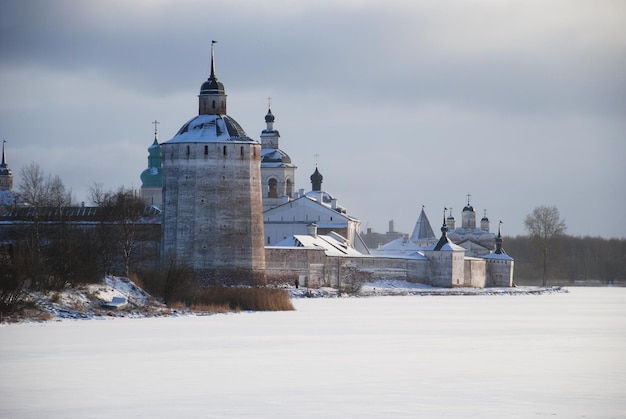 Noord-Russisch klooster in de winter