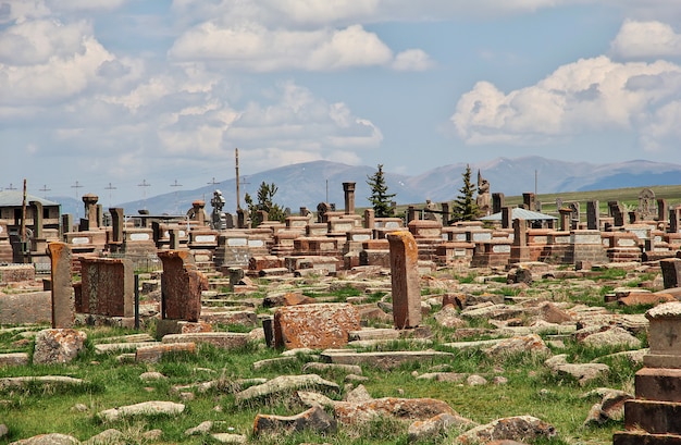 Photo noratus cemetery on sevan lake, armenia