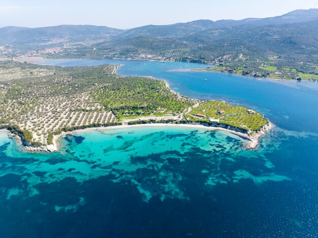 Photo north aegean shorelines pissa bay aerial photography. pissa koyu - dikili - izmir - turkey.
