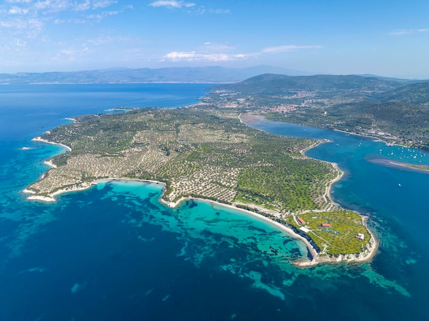 Photo north aegean shorelines pissa bay aerial photography. pissa koyu - dikili - izmir - turkey.