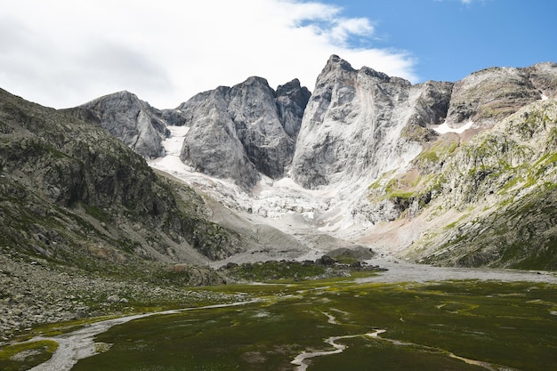 フランスのピレネー山脈のVignemale山の北面