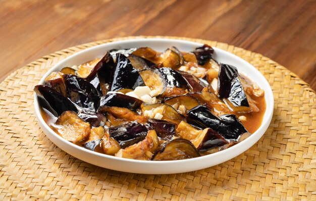 Northeast China's specialty home-cooked dish - garlic roasted eggplant cubes