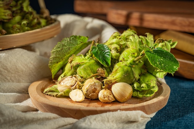 Photo northeast summer fresh raw hazelnuts in july