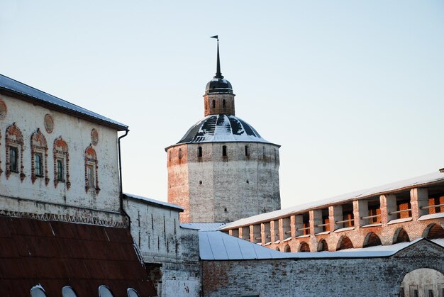 Северорусский монастырь зимой