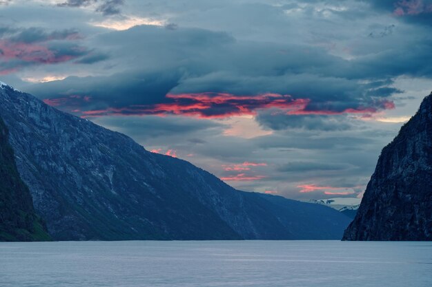 Photo norway view over a part of the south fjord in the evening shortly after sunset