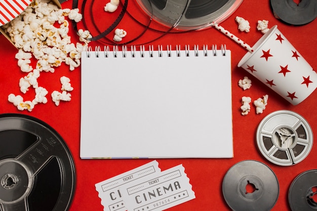 Foto attrezzatura per notebook e cinema