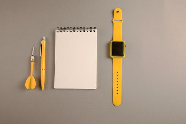 notepad dart and watch
