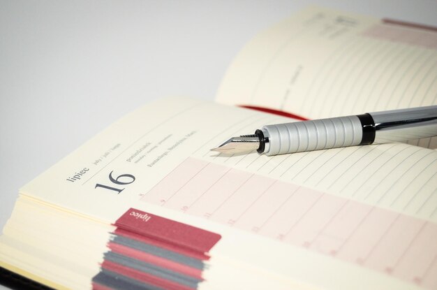 Foto notitieboekje goedkeuring recordstudie schrijven penliteratuur