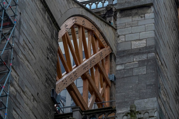 Notre dame parijs onder restauratiedetail