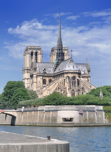 ノートルダム寺院、パリ