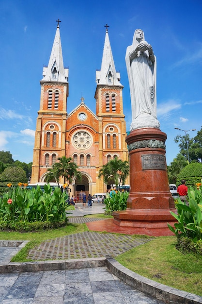 사진 베트남 호치민 에 있는 노트르담 대성당