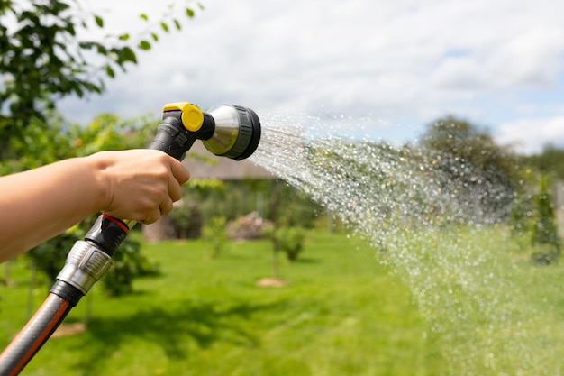 Nozzle op slangen voor het besproeien van close-up