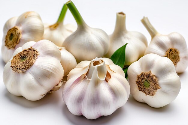 Photo a number of garlic with a white background
