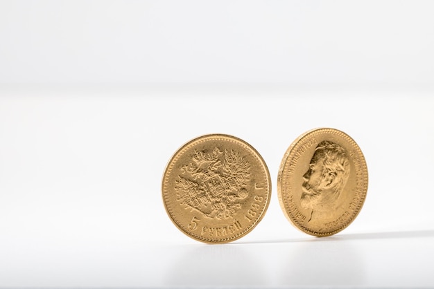 Numismatiek Oude verzamelmunten op tafel