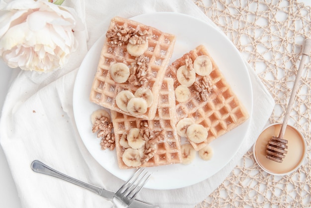 Nut Banana Waffle Ontbijt