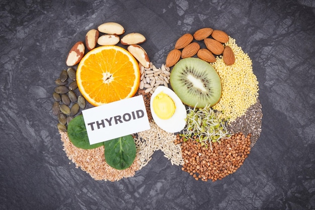 Photo nutritious natural ingredients in shape of thyroid healthy food containing vitamins and minerals problems with thyroid concept