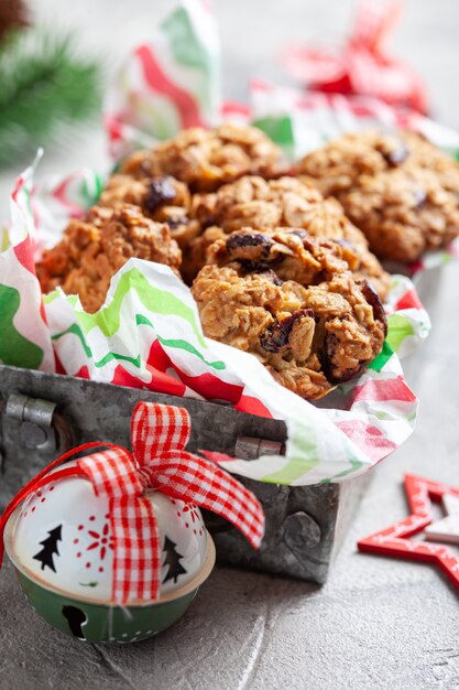 Biscotti d'avena con mirtilli rossi e noci pecan