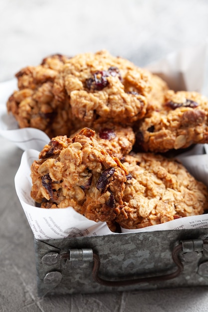 Biscotti d'avena con mirtilli rossi e noci pecan