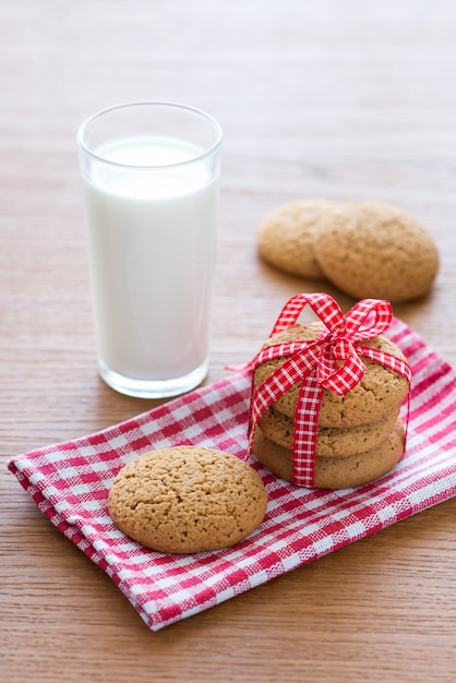 Oatmeal cookies and a glass of milk