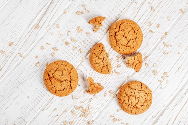 Oatmeal cookies and oatmeal flakes. 