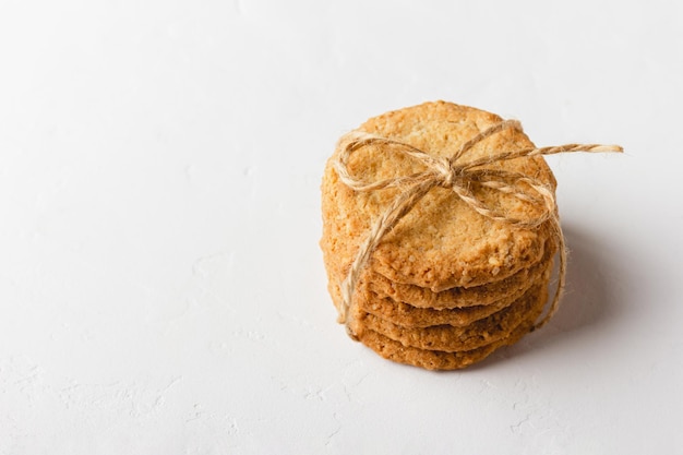 Photo oatmeal cookies on a white background