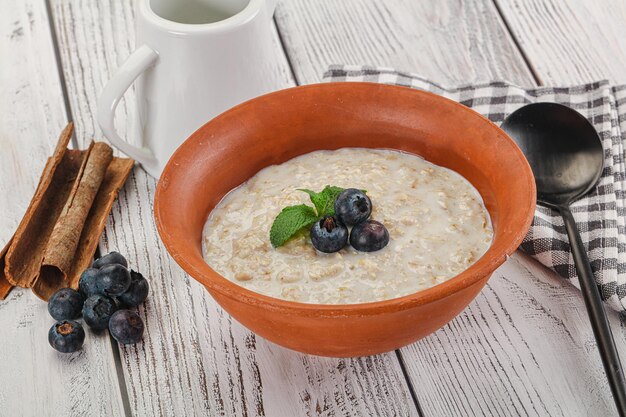 Oats porridge with blueberry