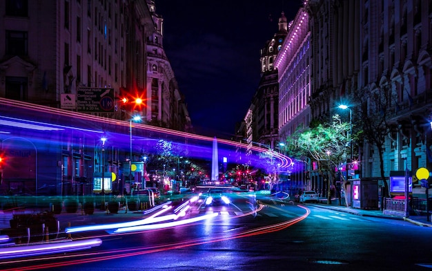 Foto l'obelisco el obelisco di notte a buenos aires in argentina