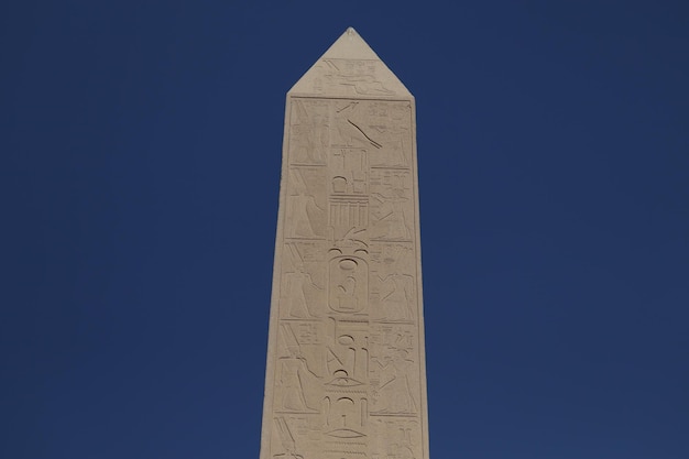 Photo the obelisk of the obelisk of the obelisk of the ancient egyptian empire.