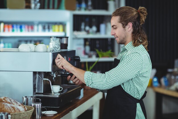 Ober kopje koffie maken