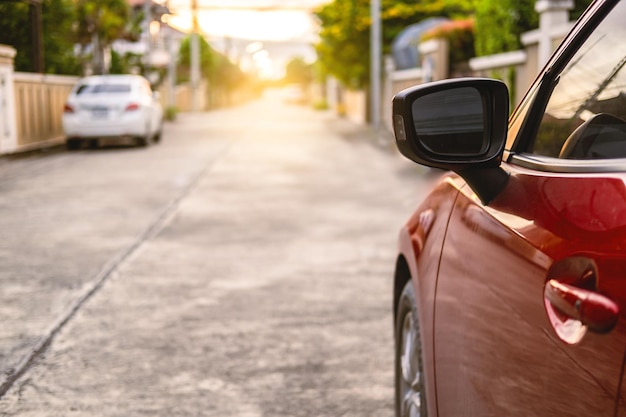 Oggetto per il mondo virtuale del metaverso colore rosso della luce della coda dell'auto su sfondo per i clienti utilizzo di sfondo o sfondo per il trasporto o la tecnologia automobilistica del futuro dell'automobile automobilistica