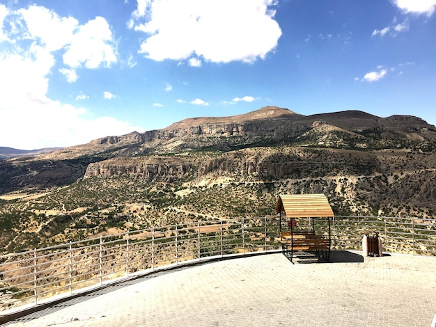 Foto punto di osservazione da montagne contro il cielo