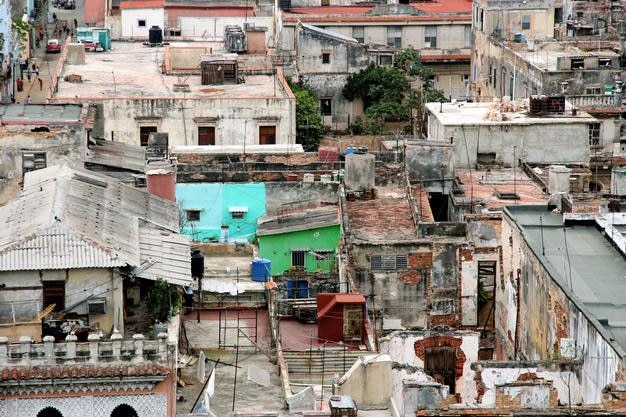 obsolete buildings in havana