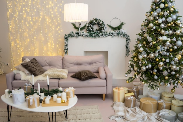 Ochtend interieur met kerstboom scandinavische loft