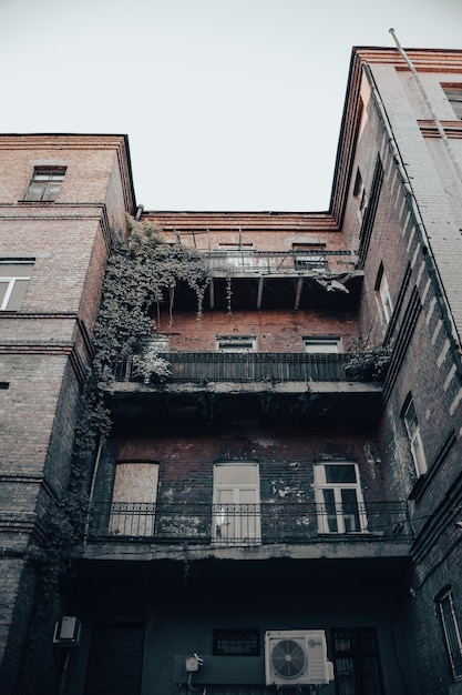 Ochtend Kharkiv stadscentrum gebouwen en landschappen foto