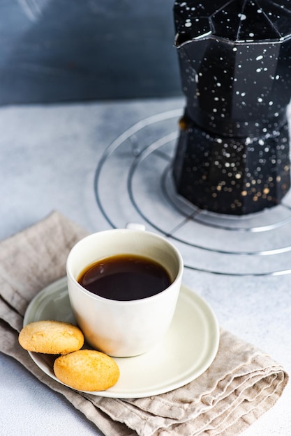 Ochtendkoffie met koekjes