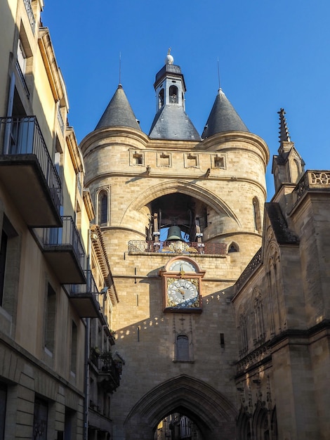 Ochtendzon op de Gross Cloche in Bordeaux