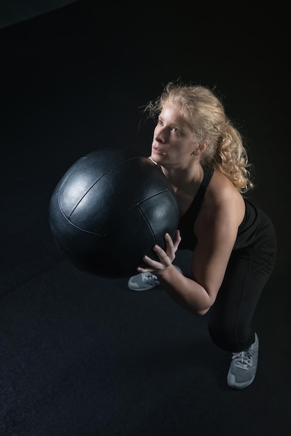 Oefening Met Medicijnbal In De Sportschool